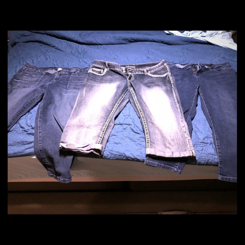 3 pairs of jean capris
